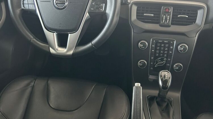 VOLVO V40 2.0T – 2017