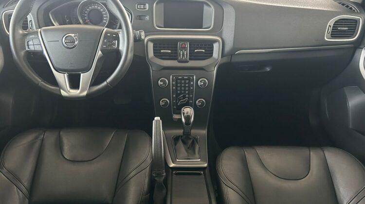 VOLVO V40 2.0T – 2017
