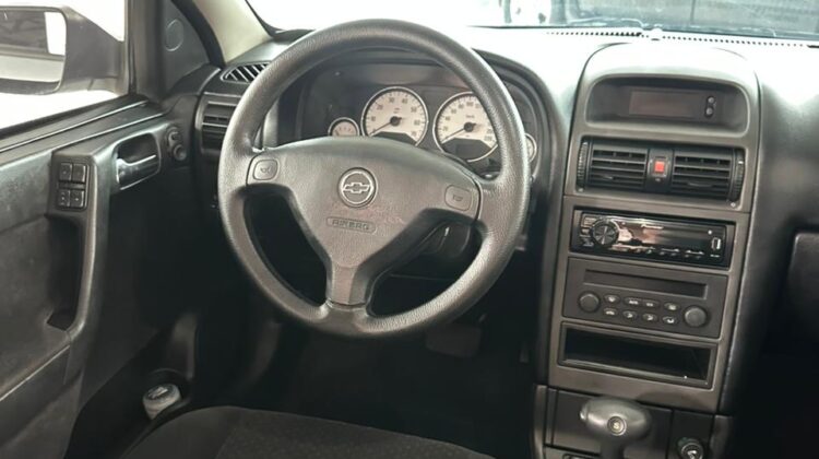 ASTRA 2.0 ADVANTAGE AUT. – 2011