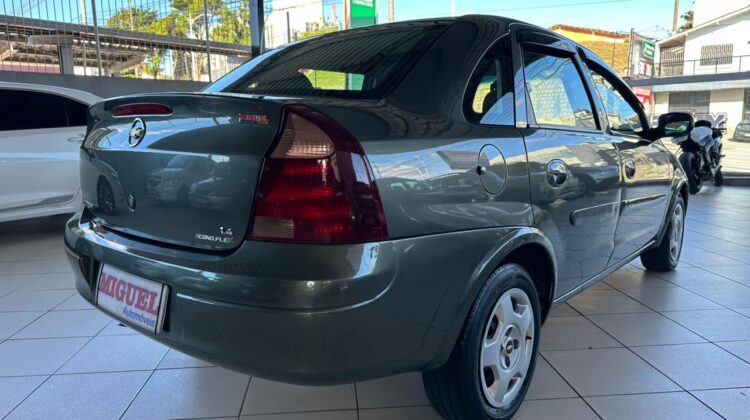 CORSA 1.4 SEDAN – 2010