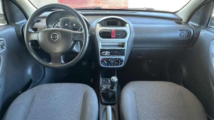 CORSA 1.4 SEDAN – 2010