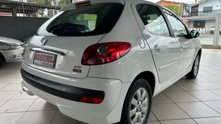 PEUGEOT 207 1.4 – 2011