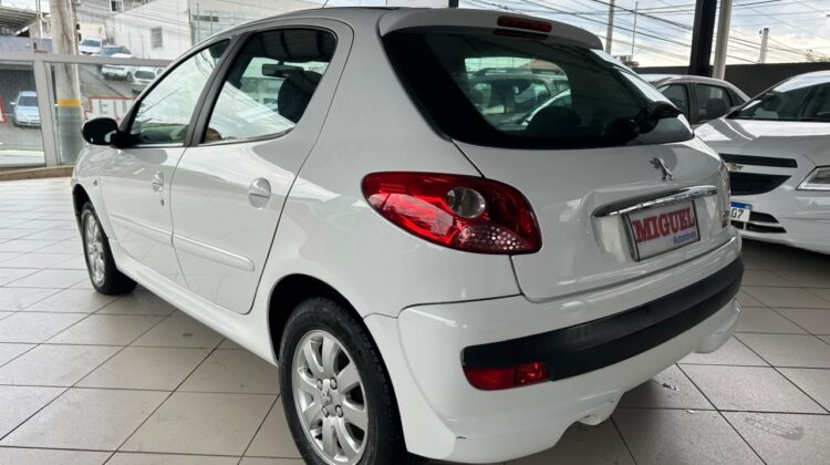 PEUGEOT 207 1.4 – 2011