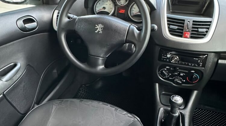 PEUGEOT 207 1.4 – 2011